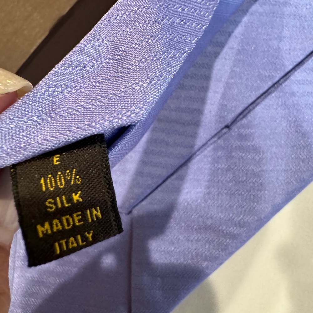 Authentic Louis Vuitton men’s silk necktie with box - Picture 6 of 11